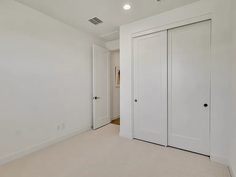 3399 W Emerald Rd — Photo 2