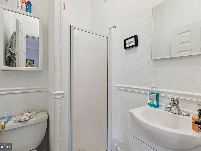 4818 Trinity Pl #2F — Photo 6