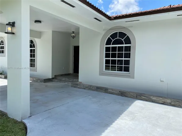 10305 SW 70th St, Miami, FL 33173