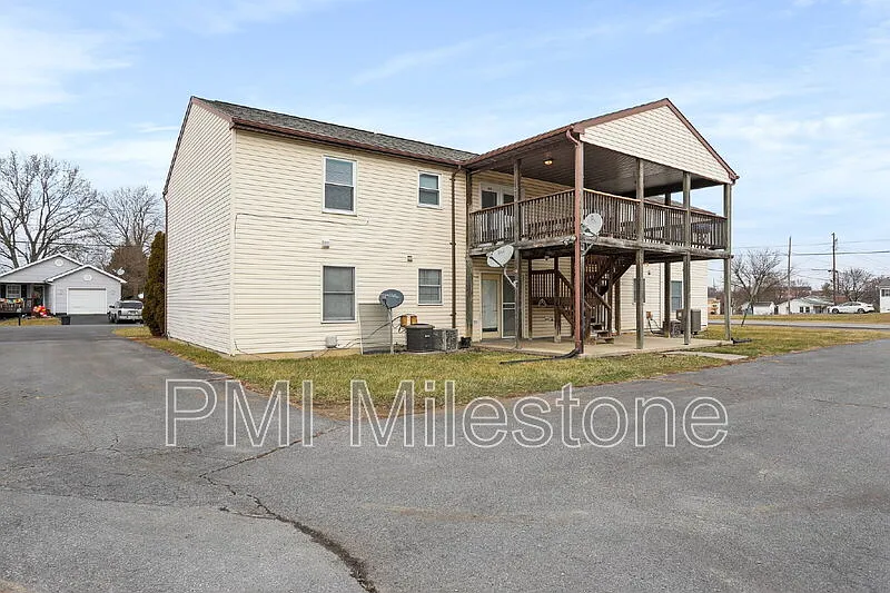 2 bed, 1.0 bath, 800 sqft, $1,144 — Photo 3