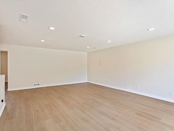 4th image of 1328 Harrop St