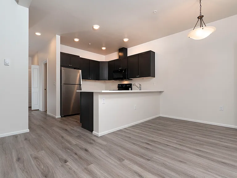 2x2 Deluxe Kitchen + Dining Room