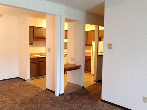 2nd image of 2050 Meadow Ln APT 6