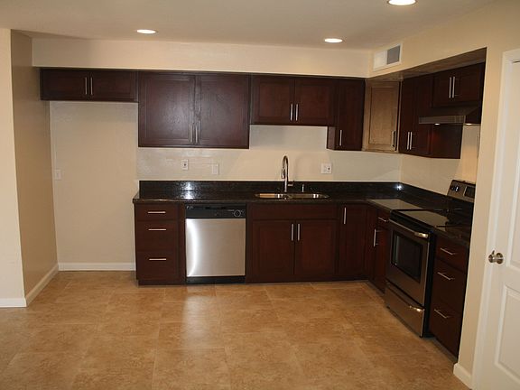3rd image of 8546 E Pinchot Ave