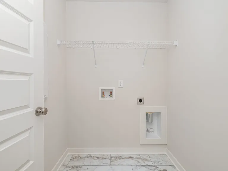 585 Lyness Dr — Photo 26