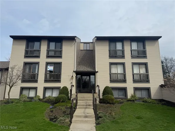 6290 Greenwood Pkwy APT 401, Northfield, OH 44067