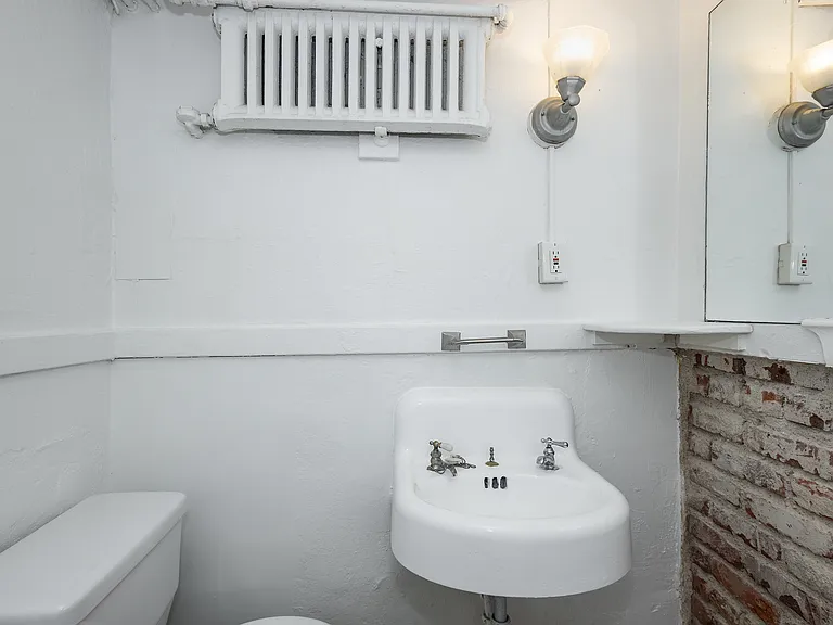 1027 Washington Street — Photo 20