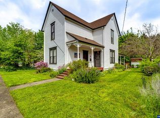 928 Birch Ave, Cottage Grove, OR 97424