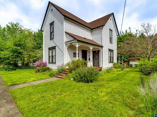 928 Birch Ave, Cottage Grove, OR 97424