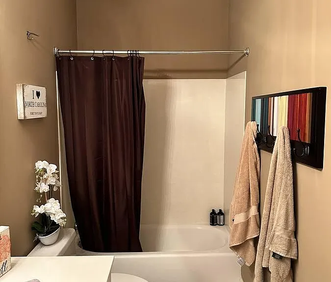 Downstairs full bath.