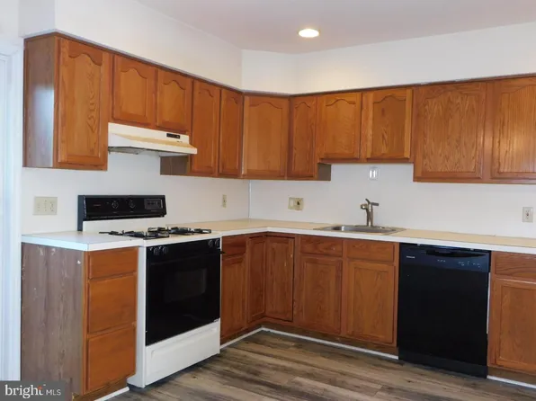 381 E Madison Ave, Clifton Heights, PA 19018