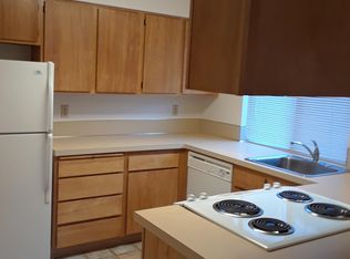 8228 NE Holladay St, Portland, OR 97220