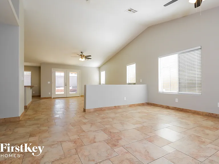22938 W Yavapai St — Photo 5