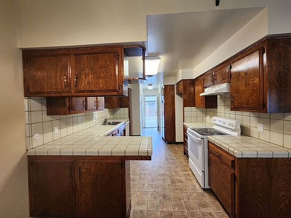 4th image of 5120 Appleblossom Dr APT 4