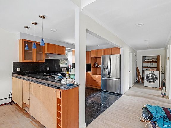 3rd image of 5 N Hudson Street