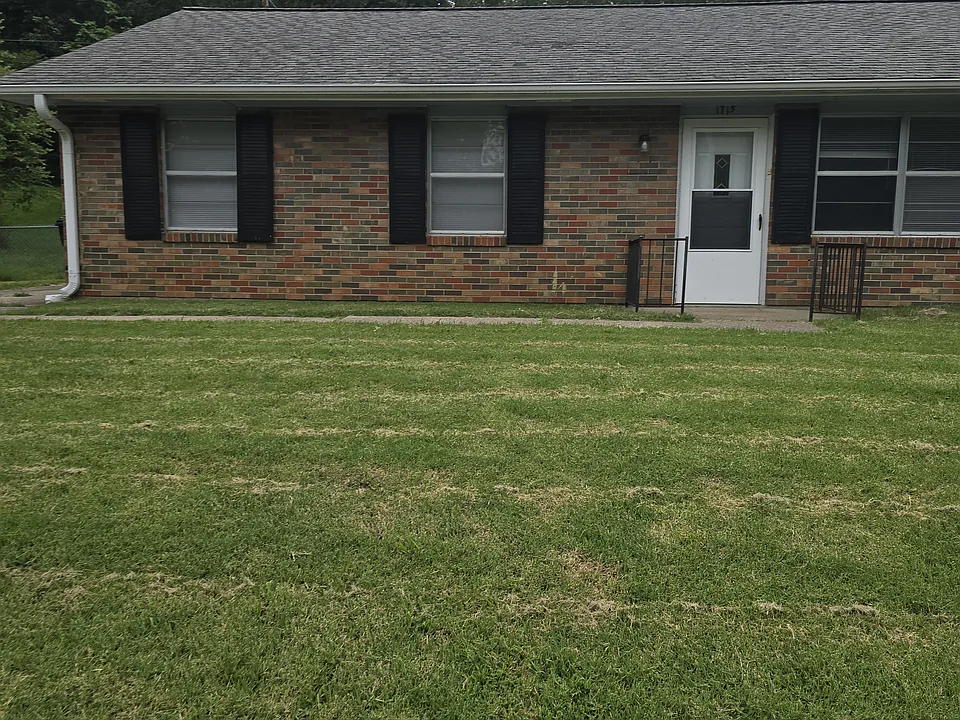 1715 Stanford Dr