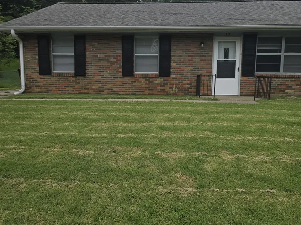 1715 Stanford Dr, Columbia, MO 65203