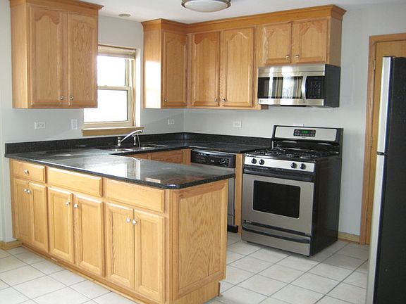 2nd image of 3839 S Wenonah Ave #5