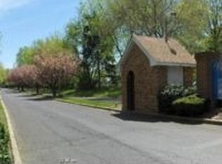 549 Princeton Ct, Bensalem, PA 19020