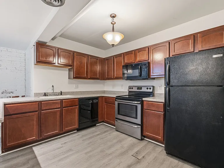 The Reese Apartments — Photo 19