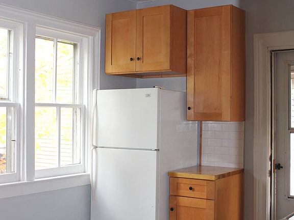 3rd image of 214 Warren Ave SE