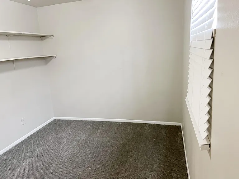 342 W 600 N — Photo 8