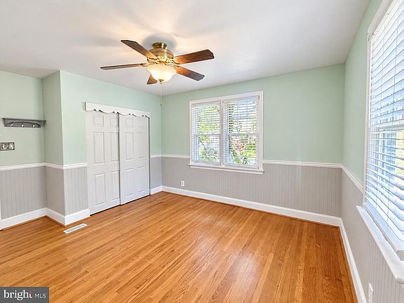 3rd image of 934 Morris St