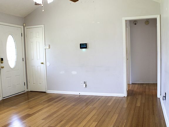5th image of 450 Titans Ln