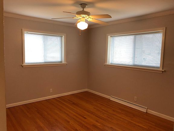 2nd bedroom with 2 windows to provide lots of daylight