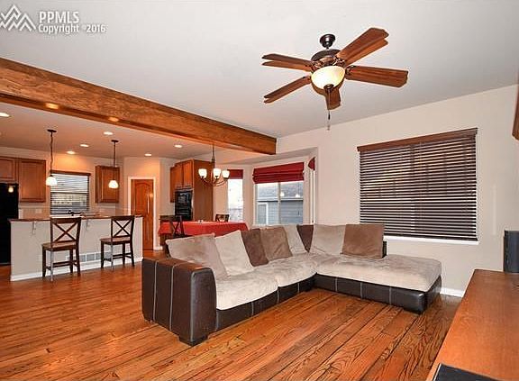 Luxurious hardwood oak floors throughout the main level