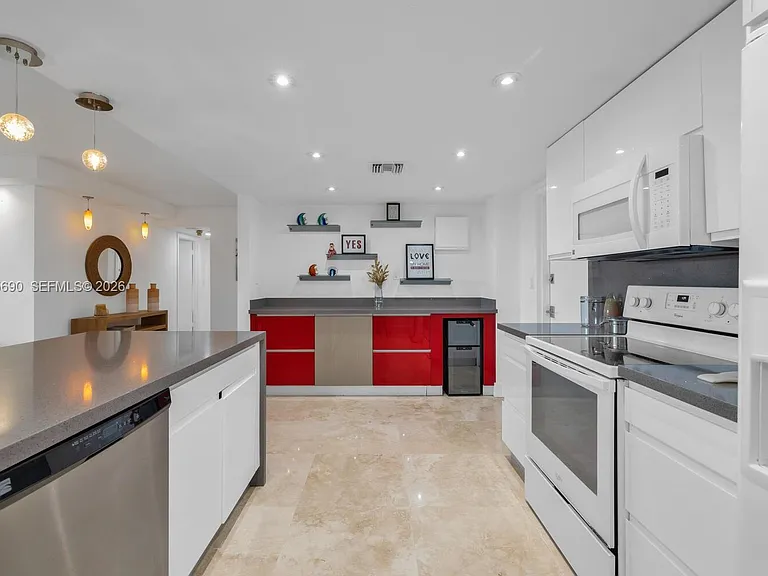 155 Ocean Lane Dr #1111 — Photo 19