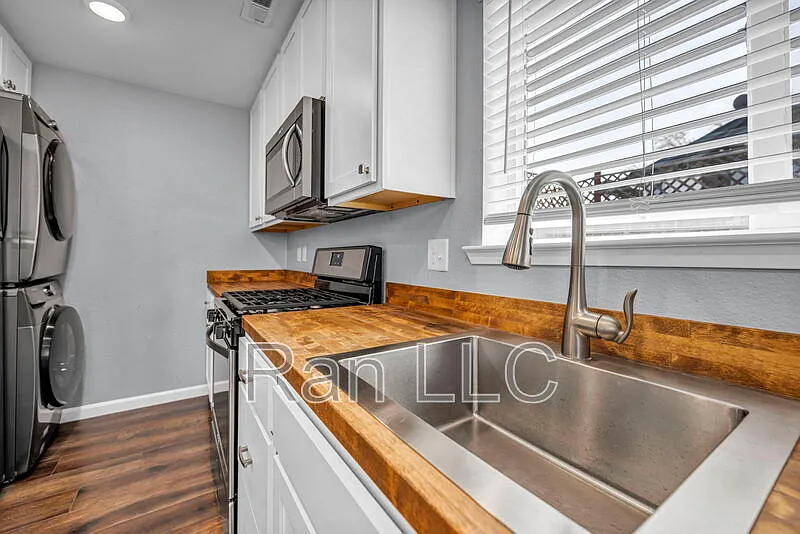 2 bed, 1.0 bath, 600 sqft, $1,495 — Photo 2