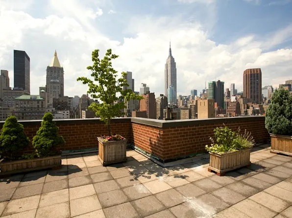 200 East 27th Street image 8 of 11