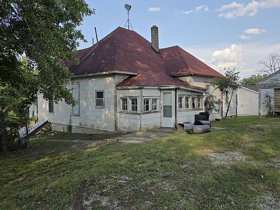 4th image of 423 Saint Elmo St