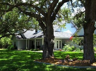 185 Lakeview Dr, Victoria, TX 77905