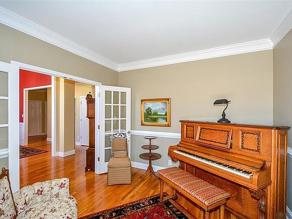 5th image of 1270 Home Place Dr
