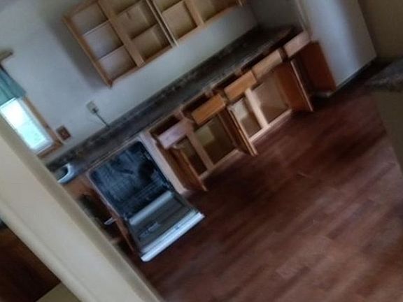 3rd image of 110 Horse Ridge Dr