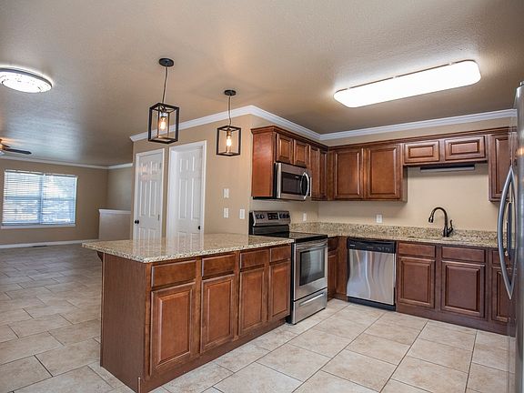 2nd image of 2449 & 2451 N Brophy Cir