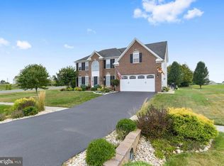 9802 Ripple Dr, Williamsport, MD 21795