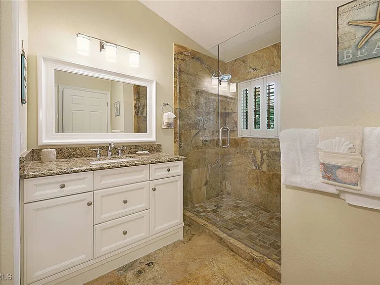 4138 SW 5th Ave — Photo 19