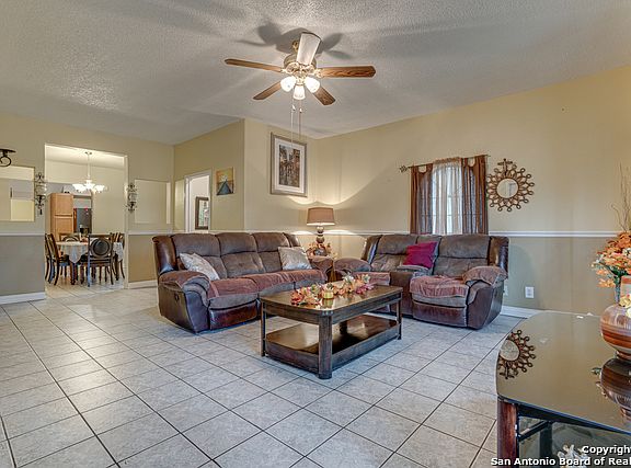 4th image of 2218 Perez St