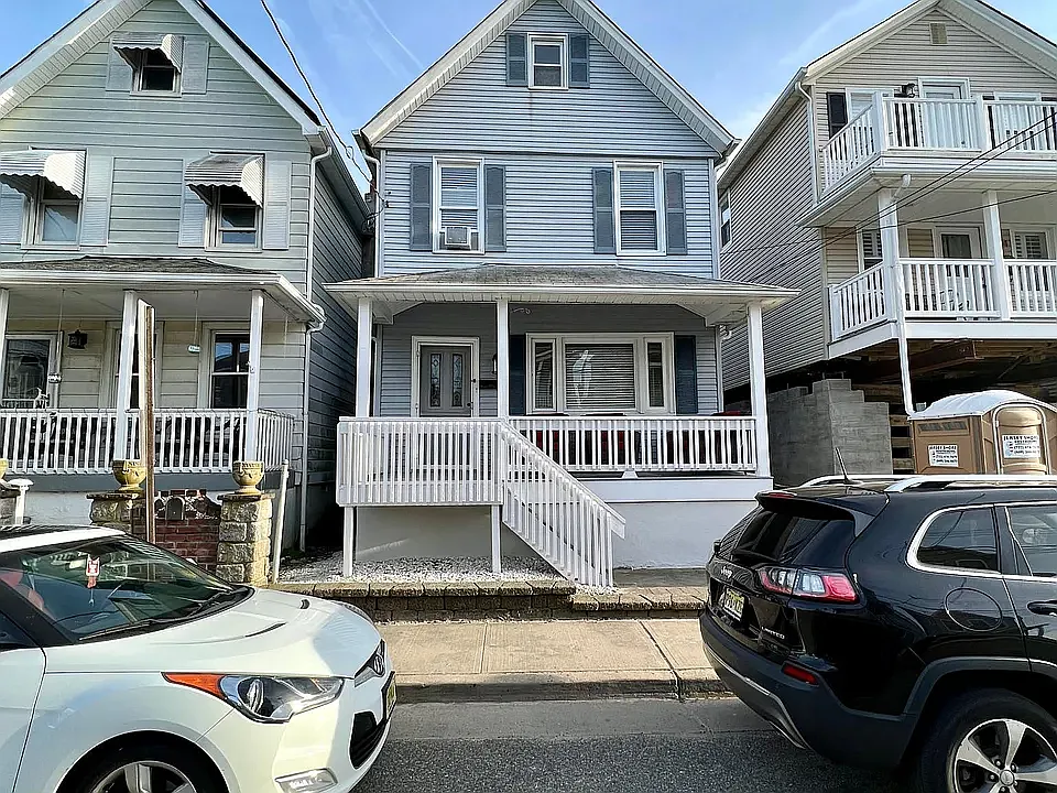 4 bed, 1.5 bath, 1400 sqft, $5,500 — Photo 2