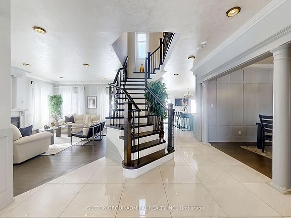 5th image of 74 Kootenay Rdg