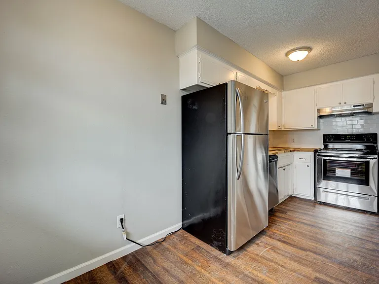 Mill Creek Apartments — Photo 25