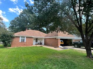 39 Cedar Dr, Columbus, MS 39705