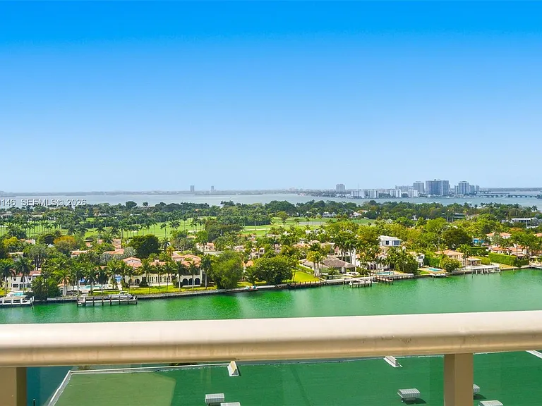 5801 Collins Ave #Penthouse 1600 — Photo 12
