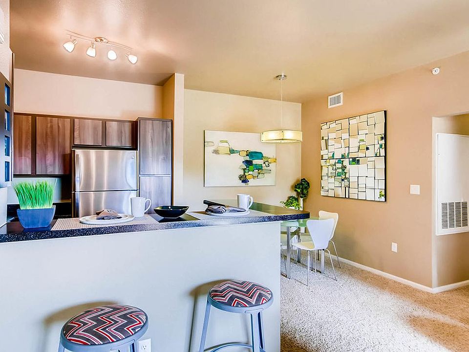 BREAKFAST BAR