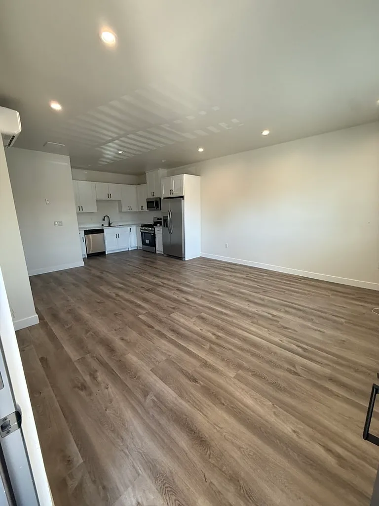 2 bed, $2,795 — Photo 4