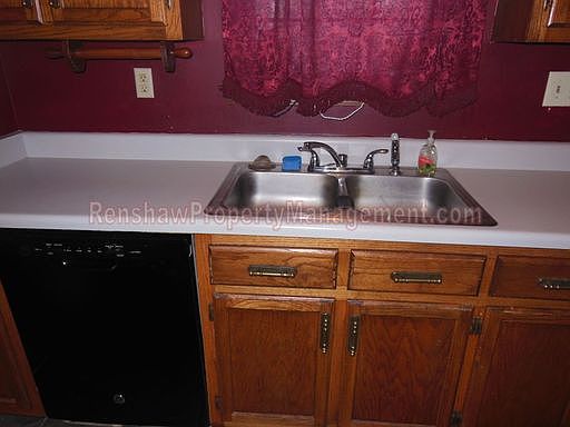 3rd image of 5821 Newberry Ave