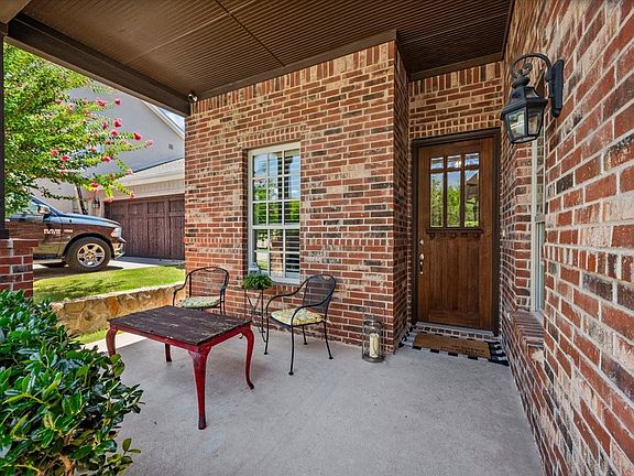 4th image of 214 Parkview Dr